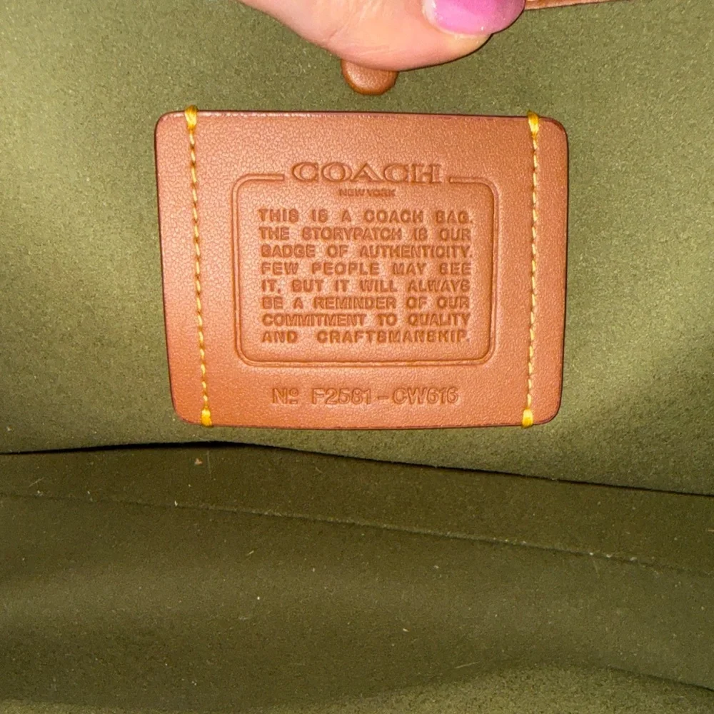 Coach Empire Carryall 40 - Picture 3 of 12